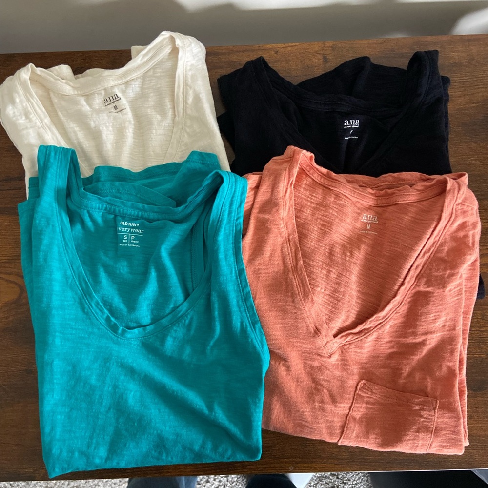 a.n.a./Old Navy Women's Tank Top Set - Lot of 4.